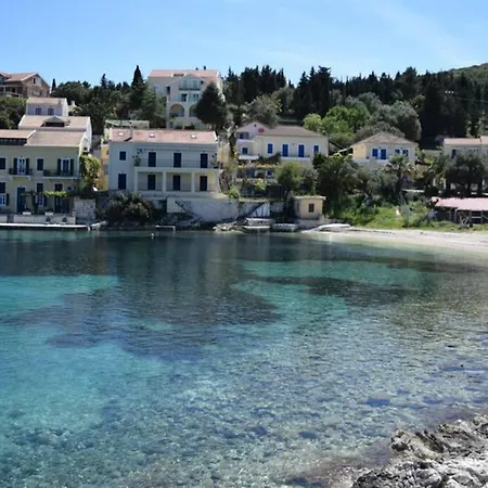 Reginas & Apartments- Fiscardo View Апартаменты *