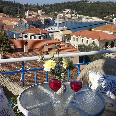 Reginas & Apartments- Fiscardo View Апартаменты *
