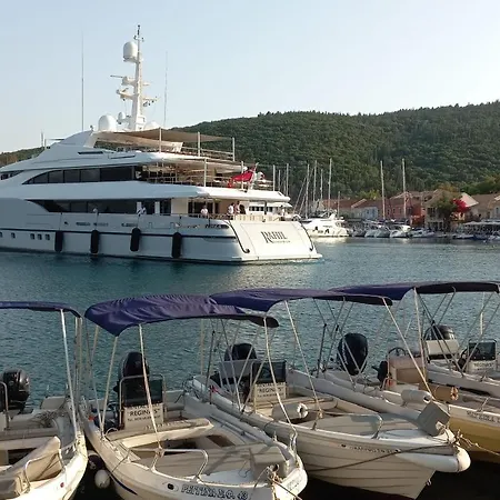 Reginas & Apartments- Fiscardo View Фискардон