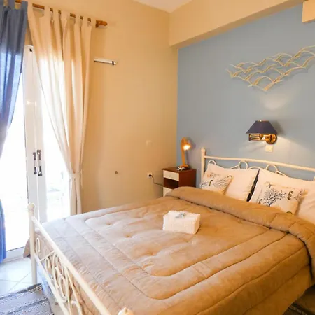 Reginas & Apartments- Fiscardo View
