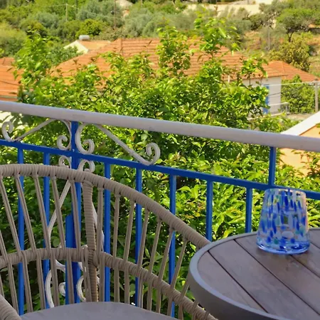Reginas & Apartments- Fiscardo View *