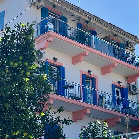 Reginas & Apartments- Fiscardo View *